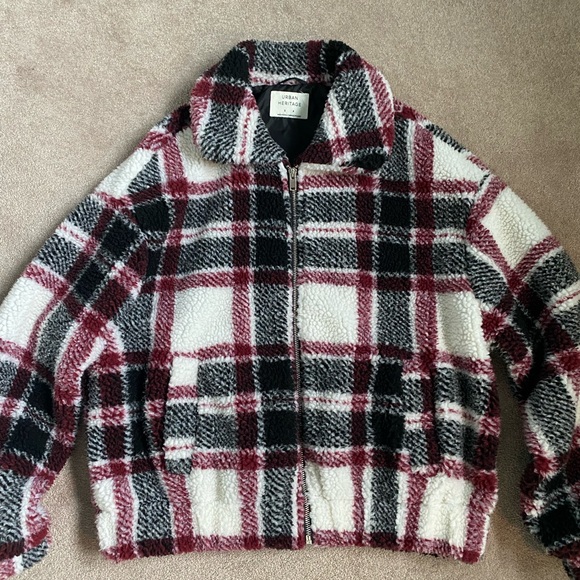 Fuzzy jacket - Picture 1 of 4